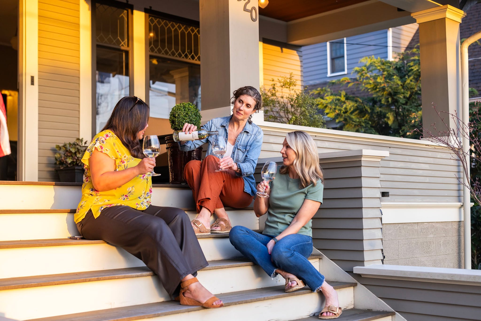 Golden hour, a crisp Franc Blanc + your besties = hard to beat! 🥂